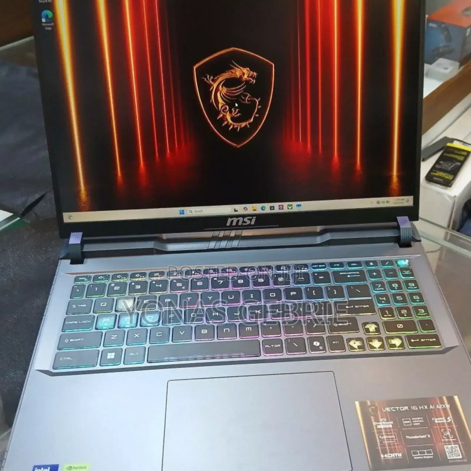 New Laptop MSI Vector 17 HX AI A2XWJG 16GB Intel Core Ultra 7 SSD 1T
