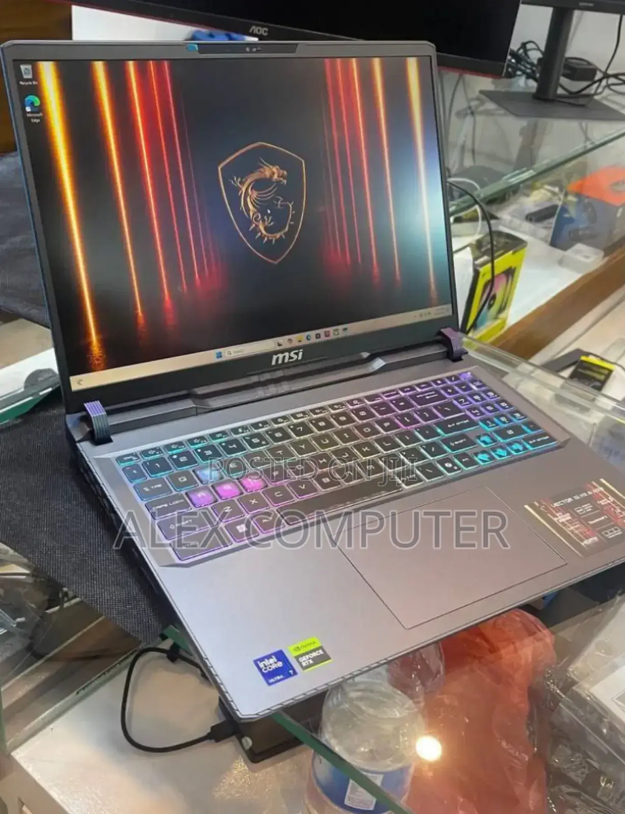 New Laptop MSI Vector 17 HX AI A2XWJG 16GB Intel Core Ultra 7 SSD 1T