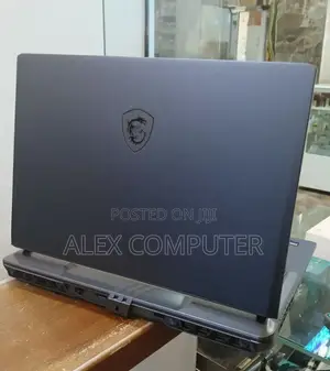 New Laptop MSI Vector 17 HX AI A2XWJG 16GB Intel Core Ultra 7 SSD 1T