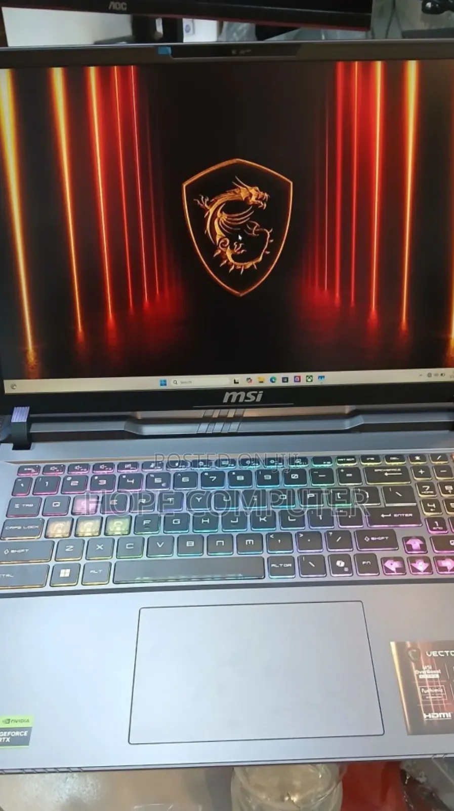 New Laptop MSI Vector 17 HX AI A2XWJG 16GB Intel Core Ultra 7 SSD 1T