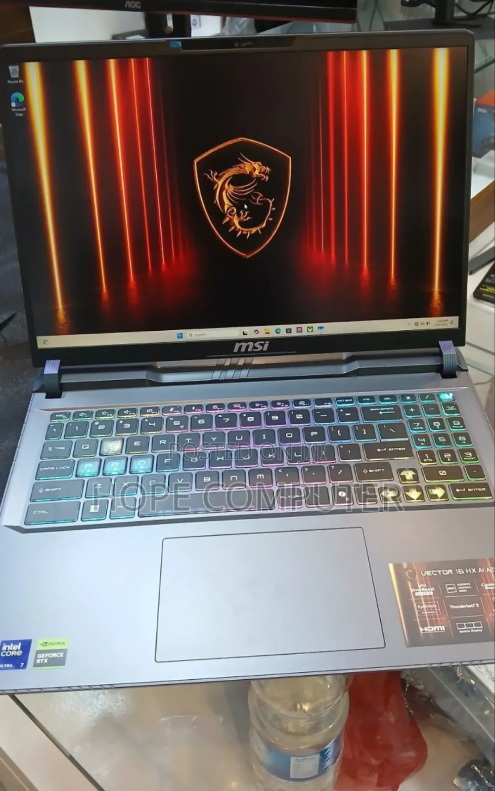New Laptop MSI Vector 17 HX AI A2XWJG 16GB Intel Core Ultra 7 SSD 1T
