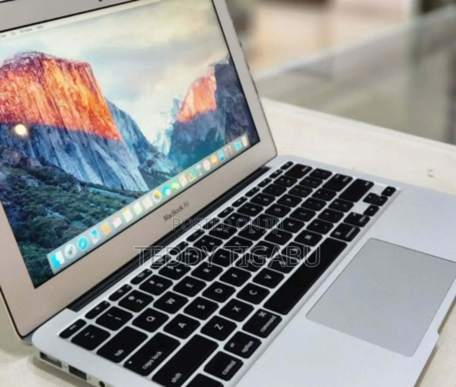 New Laptop Apple MacBook Air 4GB Intel Core I5 SSD 128GB