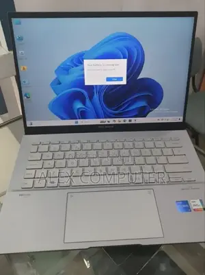 New Laptop Asus Zenbook 14 UX434 16GB Intel Core I7 SSD 1T