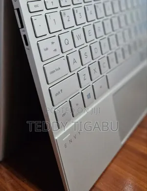 New Laptop HP Envy X360 8GB Intel Core I7 SSD 512GB