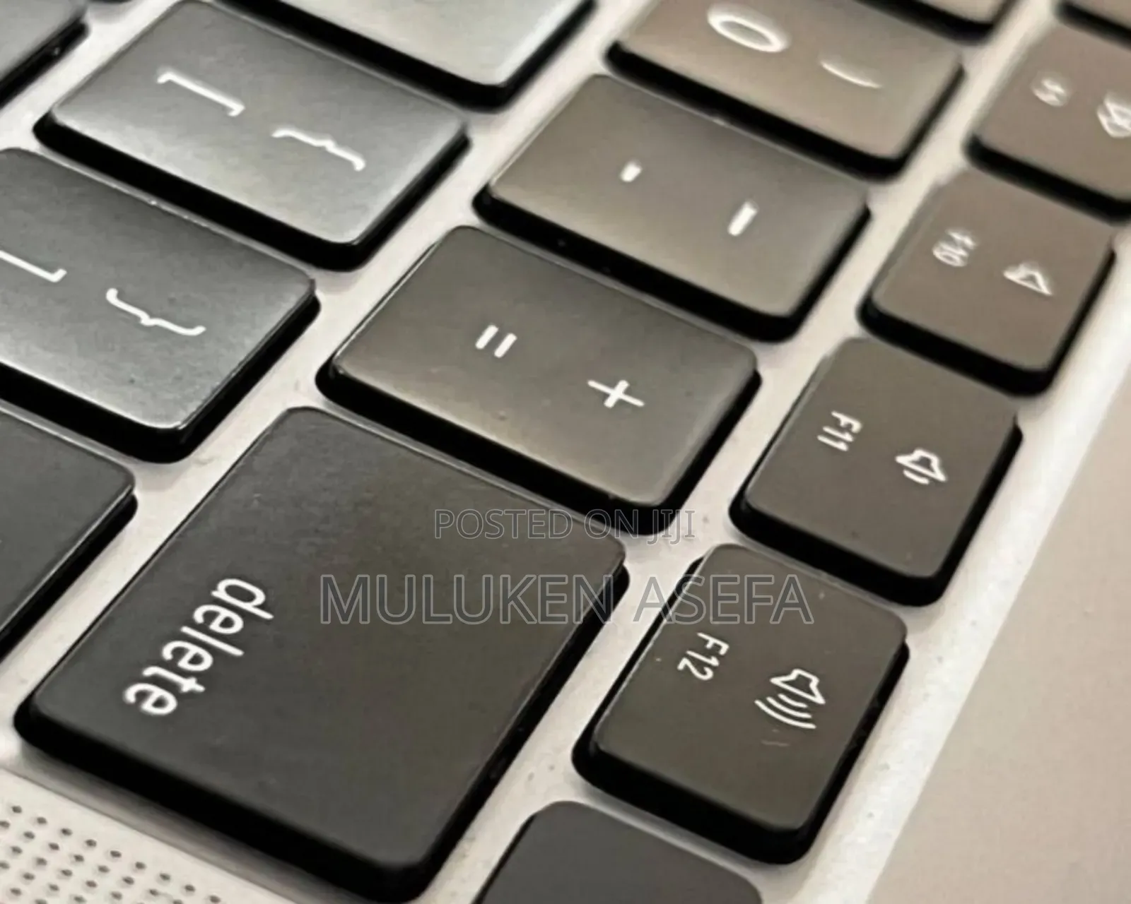 New Laptop Apple MacBook Pro 16GB Intel Core I5 SSD 512GB