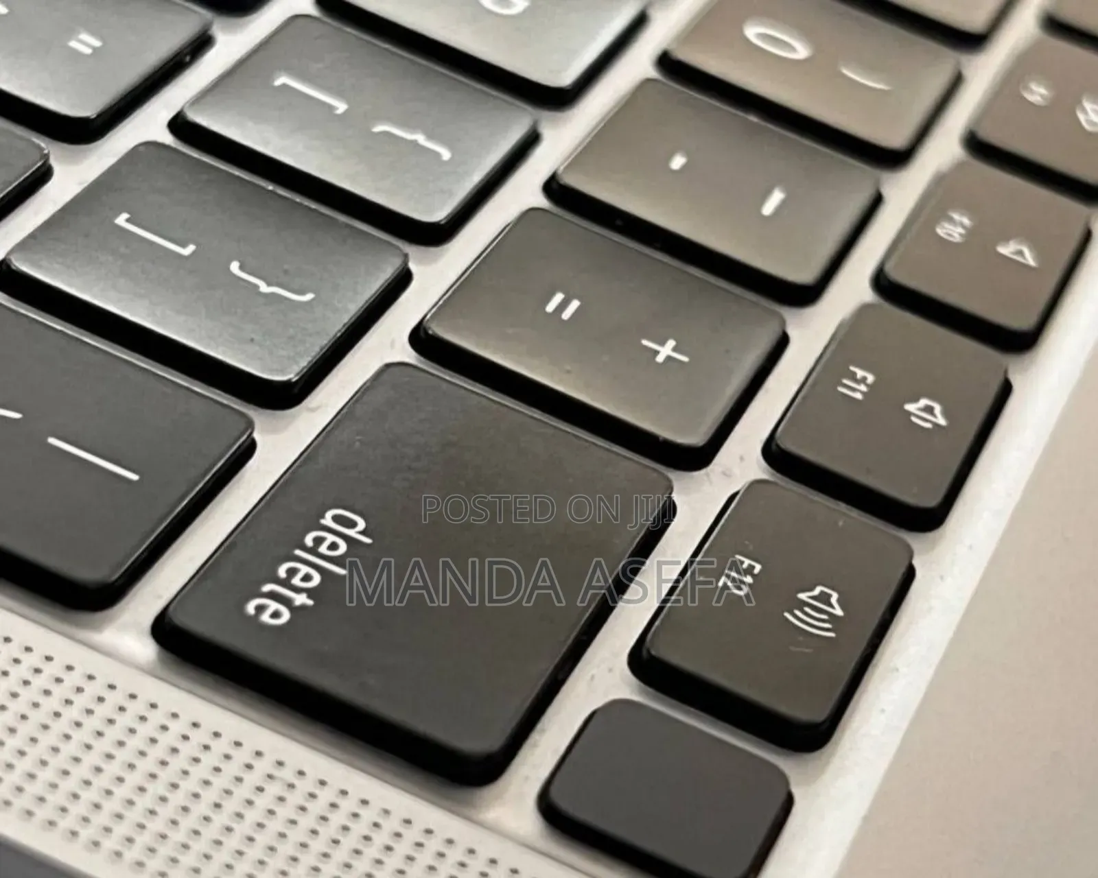 New Laptop Apple MacBook Pro 2020 16GB Intel Core I5 SSD 512GB