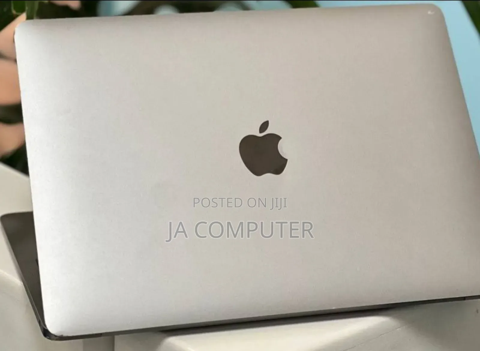 New Laptop Apple MacBook Pro 2020 16GB Intel Core I5 SSD 512GB