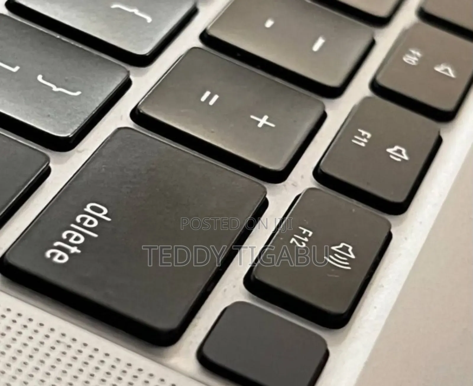 New Laptop Apple MacBook Pro 16GB Intel Core I5 SSD 512GB