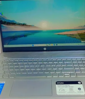 New Laptop HP Pavilion 15 8GB Intel Core I7 SSD 256GB