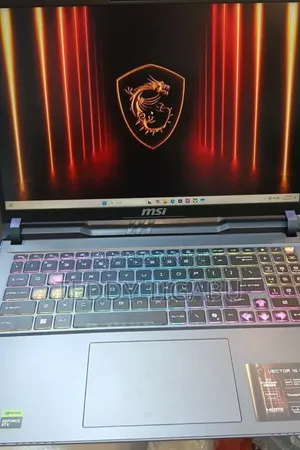 New Laptop MSI Vector 17 HX AI A2XWJG 16GB Intel Core Ultra 7 SSD 1T