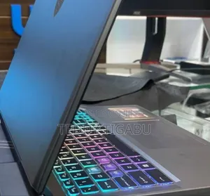 New Laptop MSI Vector 17 HX AI A2XWJG 16GB Intel Core Ultra 7 SSD 1T