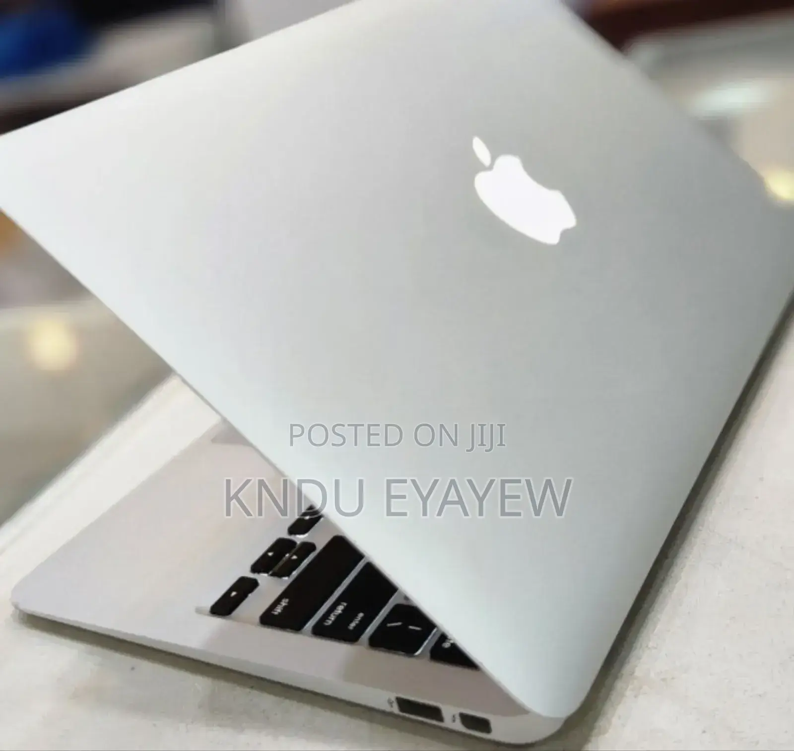 New Laptop Apple MacBook 4GB Intel Core I5 SSD 128GB