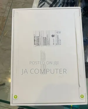 New Laptop Apple MacBook Pro 2022 M2 16GB Apple M2 SSD 4T