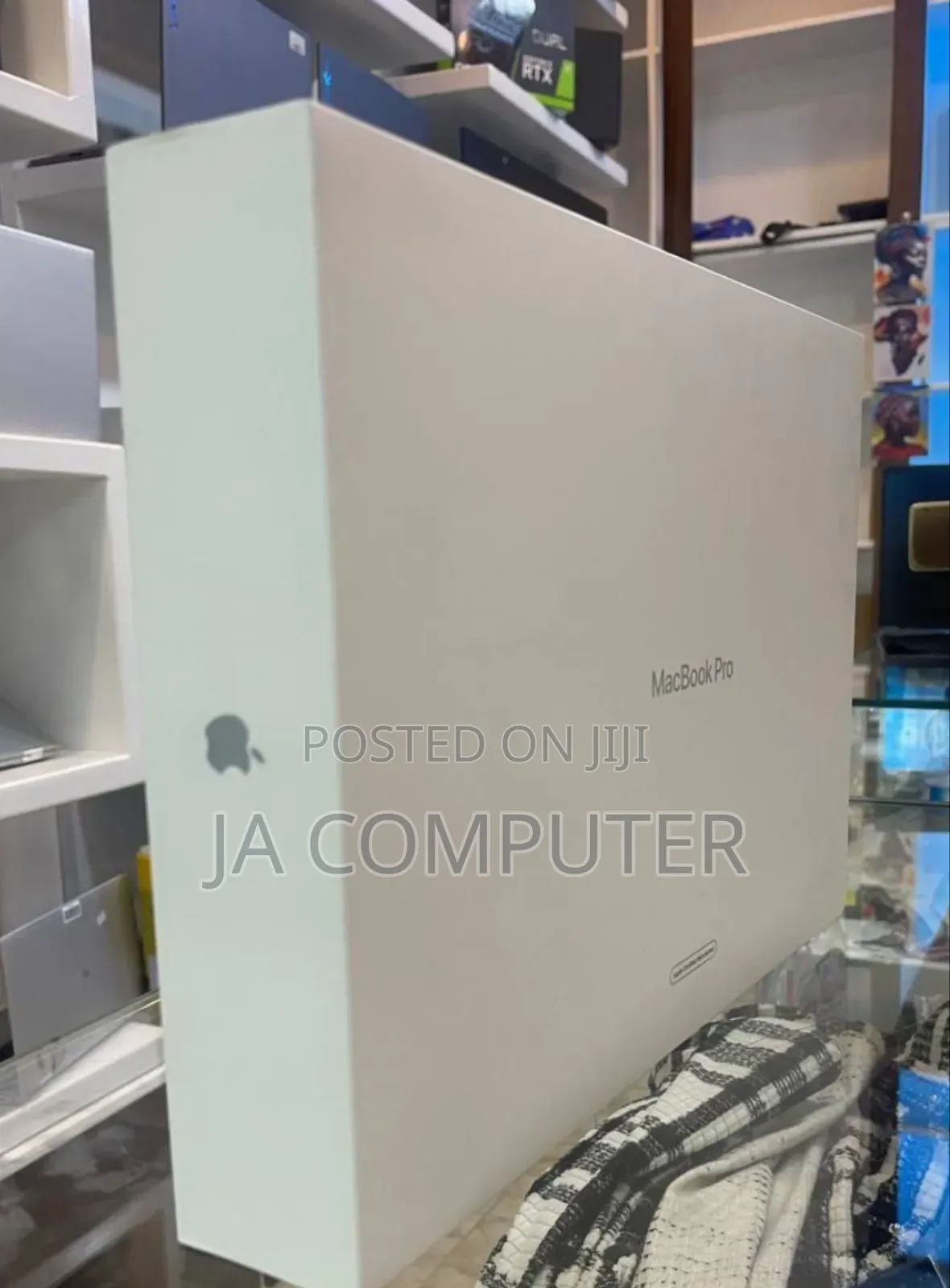 New Laptop Apple MacBook Pro 2022 M2 16GB Apple M2 SSD 4T