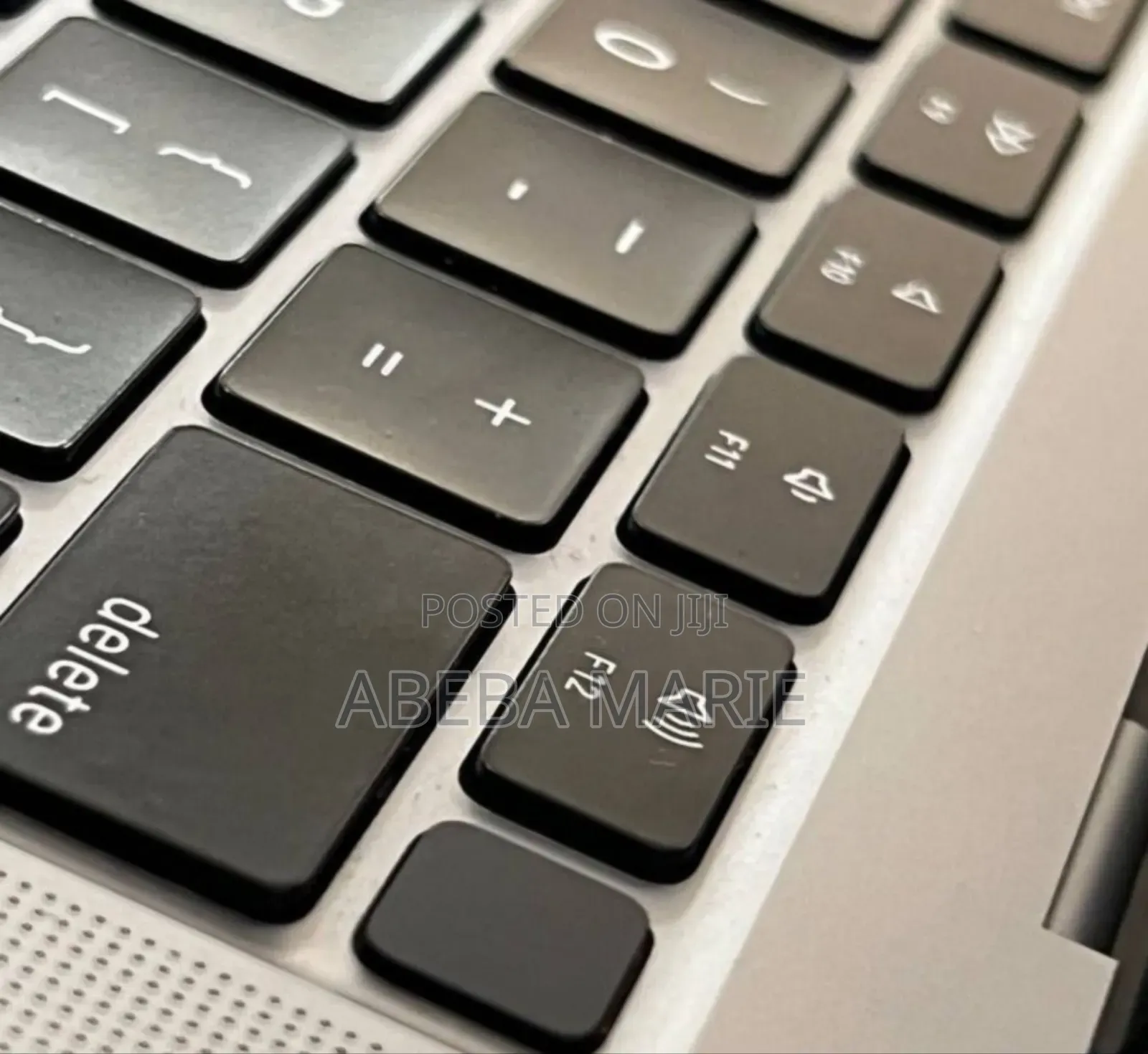 New Laptop Apple MacBook Pro 2020 16GB Intel Core I5 SSD 512GB