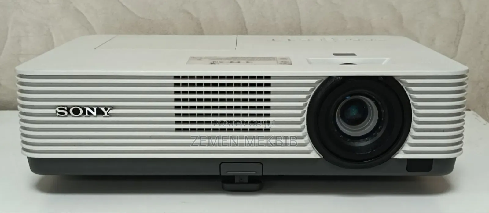 Sony VPL Dx 221 Projector