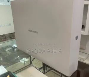 New Laptop Apple MacBook Pro 16GB Apple M2 SSD 4T