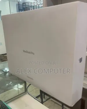 New Laptop Apple MacBook Pro 2022 M2 16GB Apple M2 SSD 1T