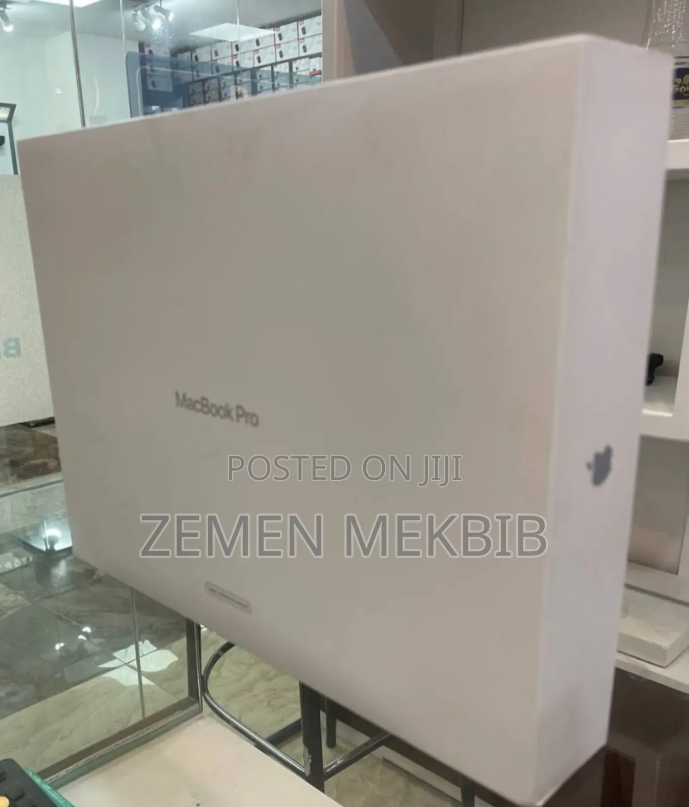 New Laptop Apple MacBook Pro 2022 M2 16GB Intel Core I9 SSD 3T