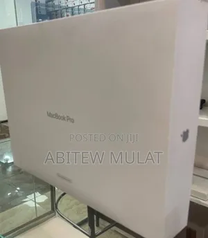 New Laptop Apple MacBook Pro 2022 M2 16GB Apple M2 SSD 4T