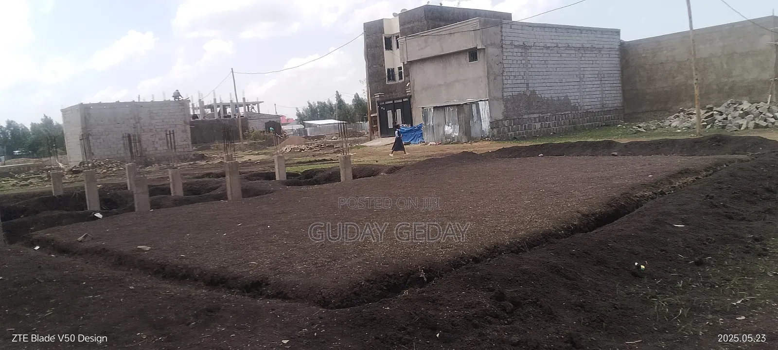 ቃሊቲ ዩኒሳ አደባባይ 140 ካሬ ባዶ ቦታ