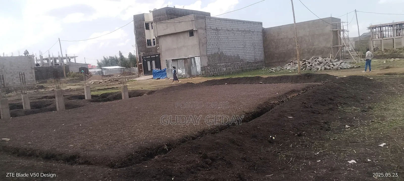 ቃሊቲ ዩኒሳ አደባባይ 140 ካሬ ባዶ ቦታ