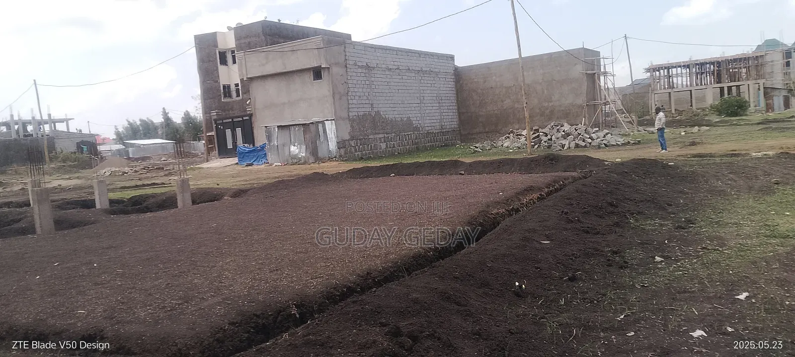 ቃሊቲ ዩኒሳ አደባባይ 140 ካሬ ባዶ ቦታ