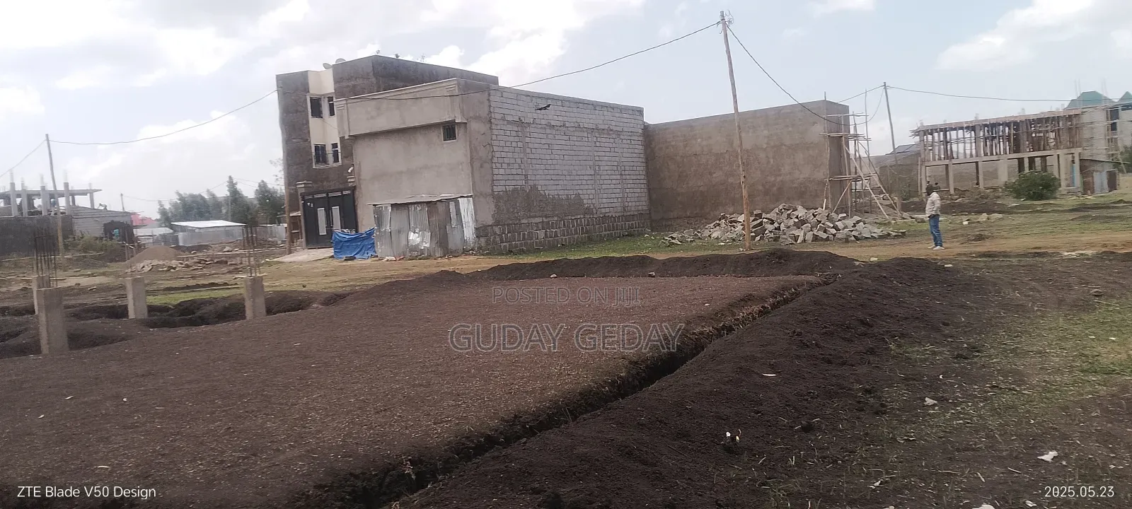 ቃሊቲ ዩኒሳ አደባባይ 140 ካሬ ባዶ ቦታ