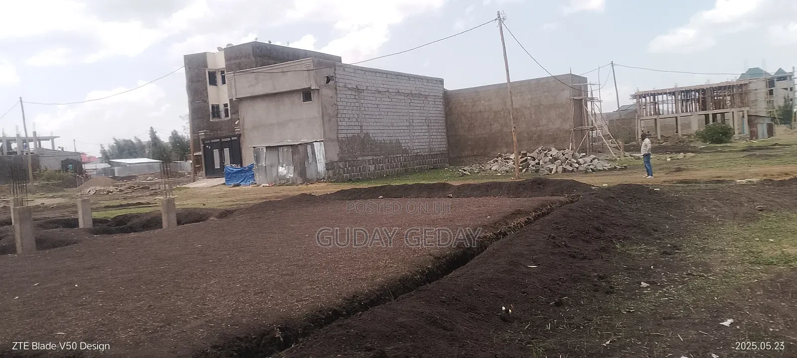 ቃሊቲ ዩኒሳ አደባባይ 140 ካሬ ባዶ ቦታ