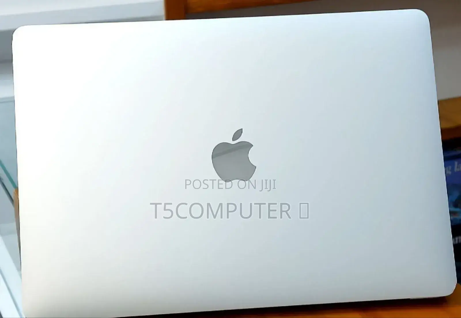 New Laptop Apple MacBook Pro 2020 M1 8GB Apple M1 Pro SSD 512GB