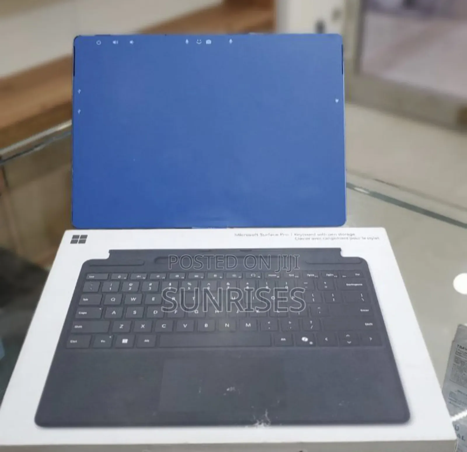 New Microsoft Surface Pro 11th Edition, a Copilot+ PC 16GB SSD 1T