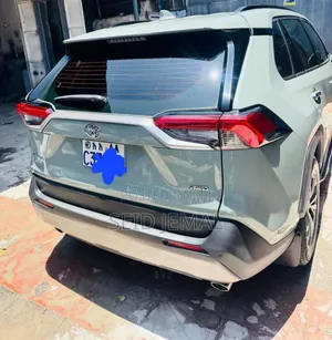 Toyota RAV4 2022 Green