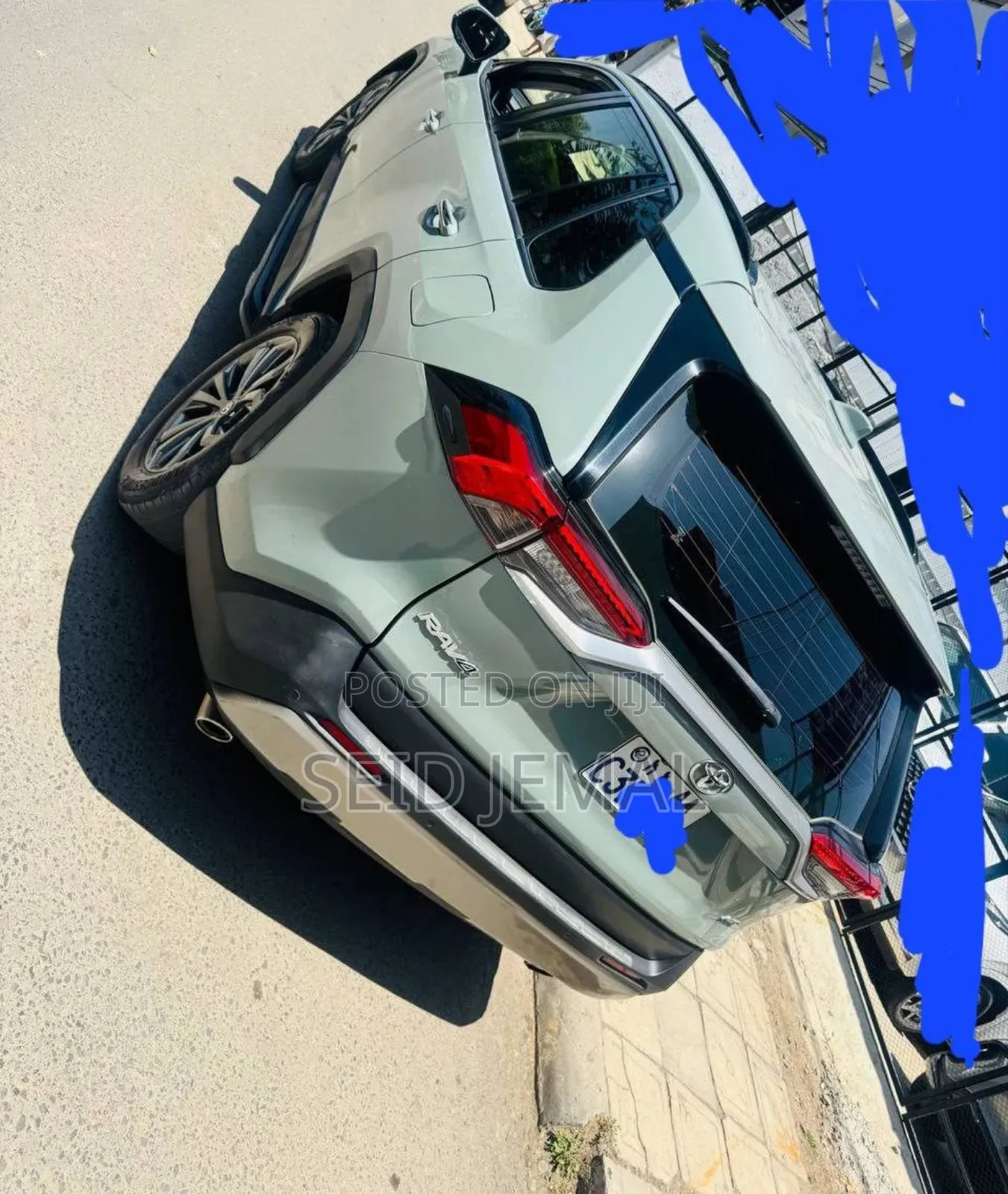 Toyota RAV4 2022 Green