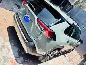 Toyota RAV4 2022 Green