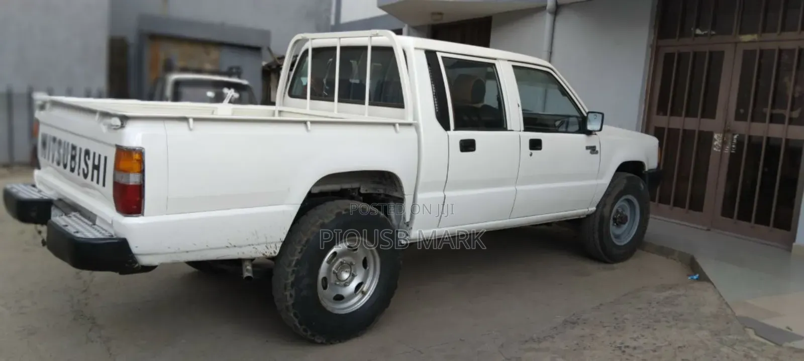 Mitsubishi L200 Double Cab 2.0 4WD 1999 White