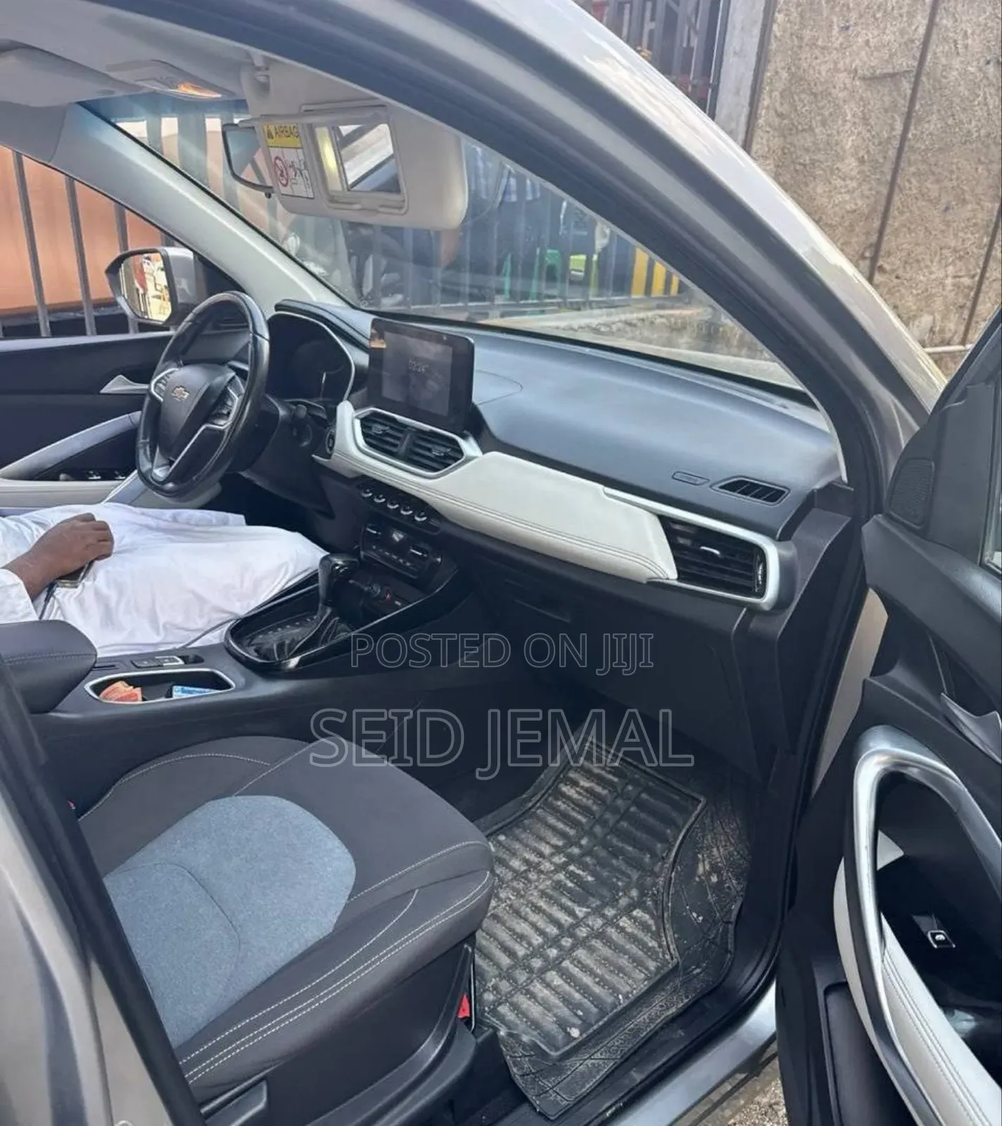 Chevrolet Captiva 2022 Silver