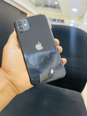 Photo - Apple iPhone 11 64 GB Black