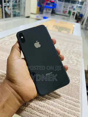 Photo - Apple iPhone XS Max 64 GB Black