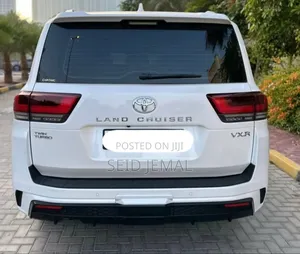 Toyota Land Cruiser 2023 White