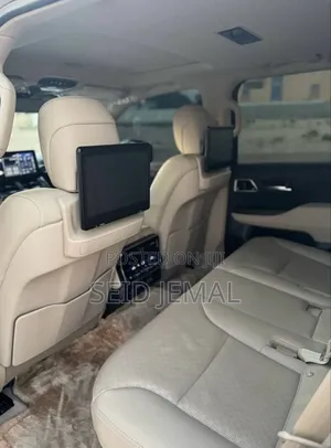 Toyota Land Cruiser 2022 White