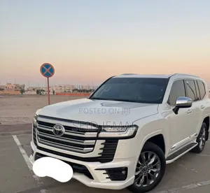 Toyota Land Cruiser 2022 White
