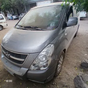 Photo - Hyundai Starex 2014 Silver