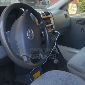 Toyota HiAce 2008 Red