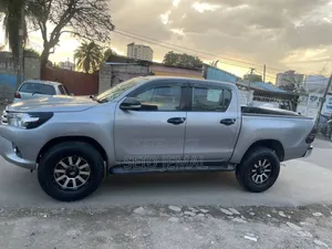 Toyota Hilux 2018 Silver