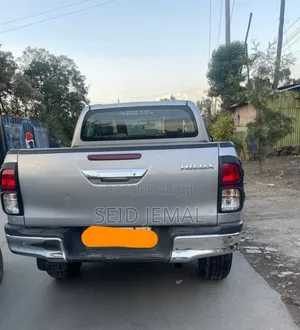 Toyota Hilux 2018 Silver