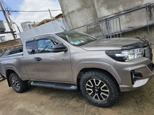 Toyota Hilux 2020 Gray