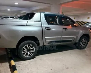Toyota Hilux 2019 Silver
