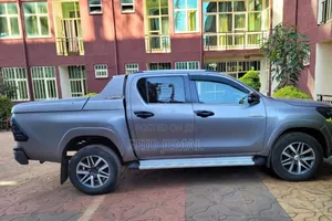 Toyota Hilux 2020 Silver