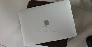 Photo - New Laptop Apple MacBook Air 2020 8GB Intel Core I3 SSD 256GB