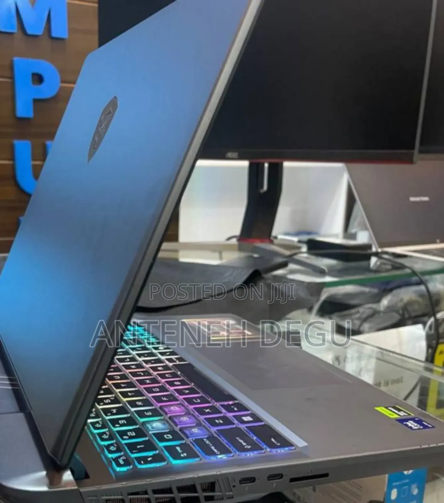 New Laptop MSI Vector 17 HX AI A2XWJG 16GB Intel Core Ultra 7 SSD 1T